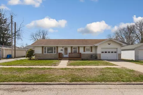 314 E 4th St, Logan, IA 51546