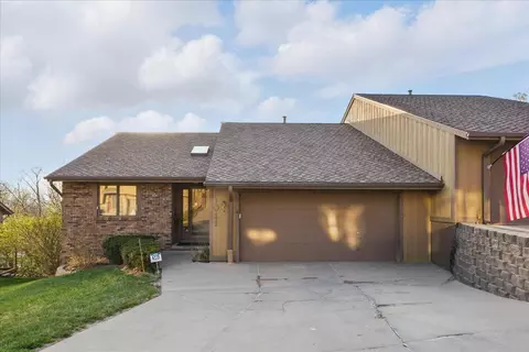 1011 Arbor Ridge Circle Cir, Council Bluffs, IA 51503