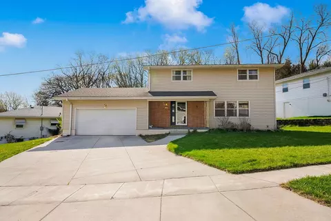 137 Zenith Dr, Council Bluffs, IA 51503