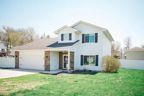 211 W Baker St, Avoca, IA 51521