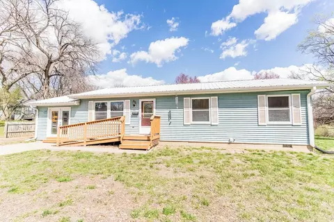 209 S Grove St, Glenwood, IA 51534