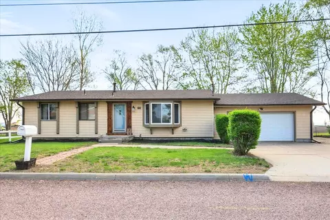 64 Huron Cir, Council Bluffs, IA 51501