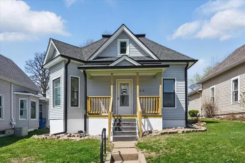 154 S Chestnut St, Avoca, IA 51521
