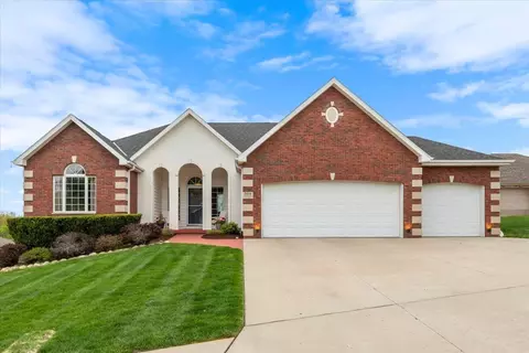 506 Monterey Cir, Council Bluffs, IA 51503