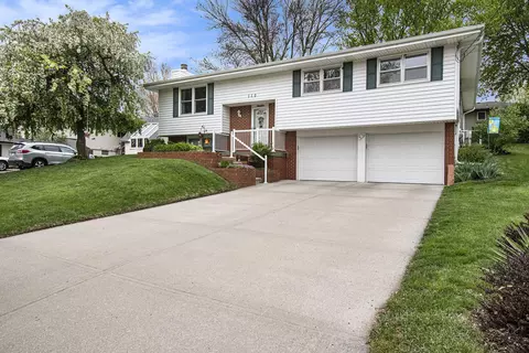 110 Maple Dr, Treynor, IA 51575