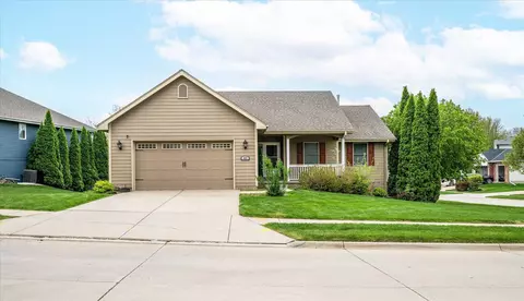 4103 Briarwood Dr, Council Bluffs, IA 51503