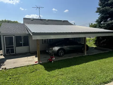 210 E Main St, Pisgah, IA 51564