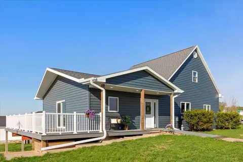 112 5th St, Minden, IA 51553