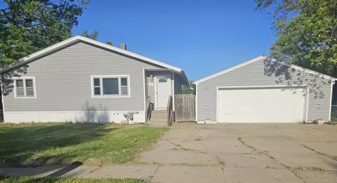 4324 N 13th St, Carter Lake, IA 51510