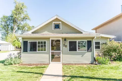 28 Huron Cir, Council Bluffs, IA 51501