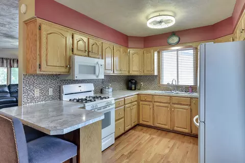 Kitchen - 534 Vine St, Carson, IA 51525 photo 2 of 2