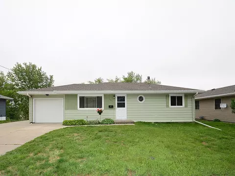 131 Hillside Dr, Minden, IA 51553