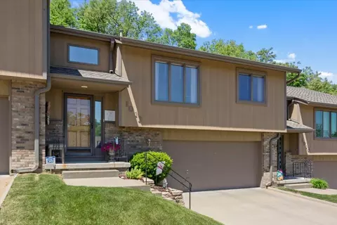 1012 Arbor Ridge Cir, Council Bluffs, IA 51503