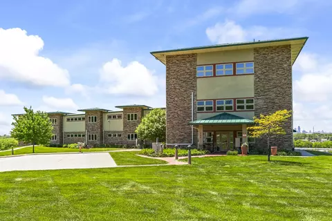 750 Parkwild Dr #103, Council Bluffs, IA 51503
