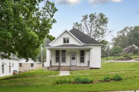 221 W 7th St, Logan, IA 51546