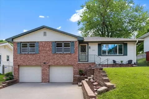 209 Zenith Dr, Council Bluffs, IA 51503