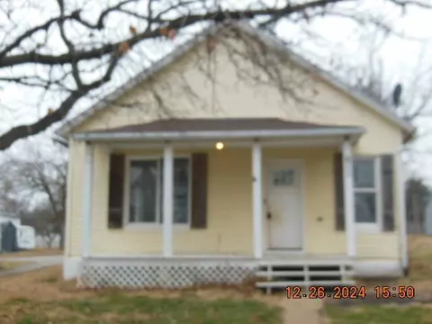 611 East St, Tabor, IA 51653