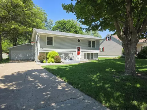 540 Pleasant St, Carson, IA 51525 photo 2