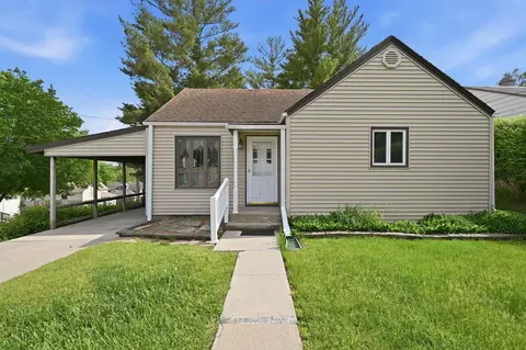 322 E 8th St, Logan, IA 51546