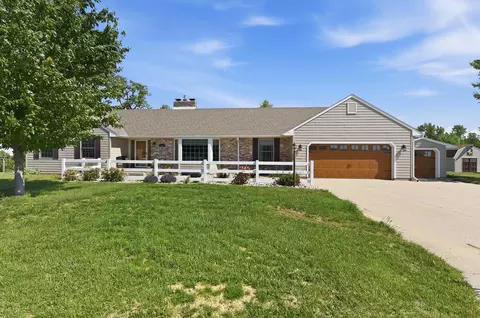 608 Glass St, Oakland, IA 51560