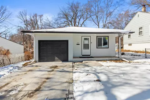6018 N 39th St, Omaha, NE 68111