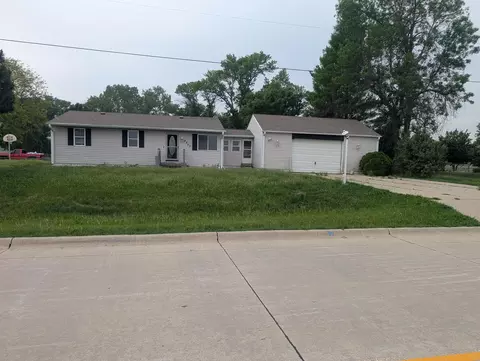 4823 Gifford Rd, Council Bluffs, IA 51501