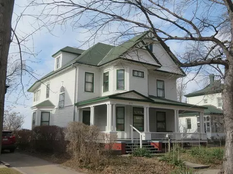 216 Bluff St, Council Bluffs, IA 51503
