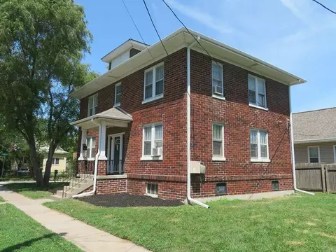 221 N 30th St, Council Bluffs, IA 51501