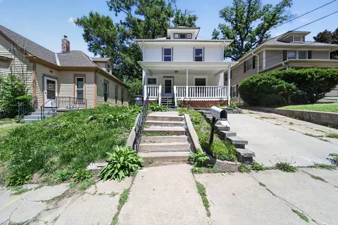 415 S 1st St, Council Bluffs, IA 51503