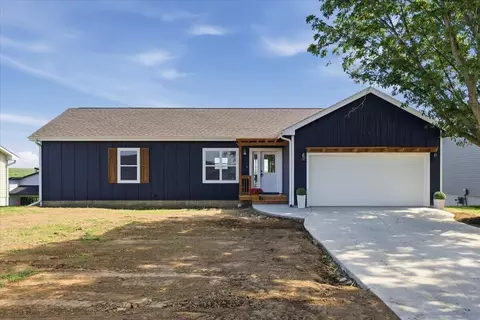 110 Circle Dr, Minden, IA 51553