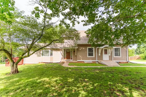 57040 221st St, Glenwood, IA 51534