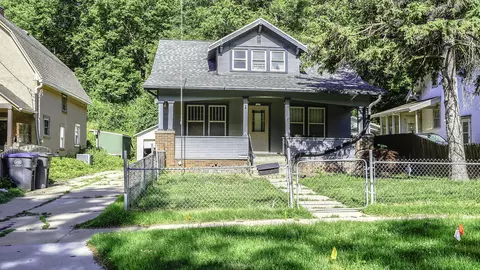 1240 Fairmount Ave, Council Bluffs, IA 51503