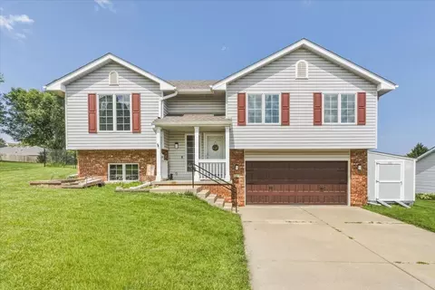 112 Dodds Cir, Council Bluffs, IA 51503