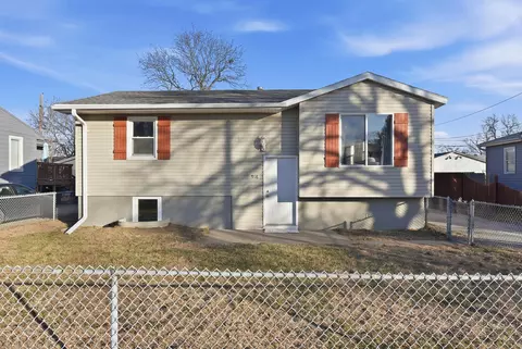 918 Avenue O, Carter Lake, IA 51510