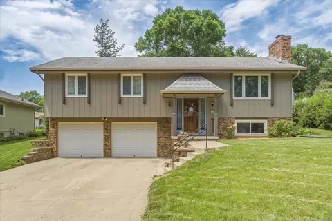 118 Upland Dr, Council Bluffs, IA 51503