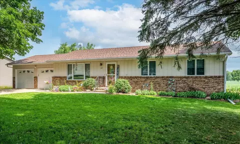 109 Linden Dr, Woodbine, IA 51579