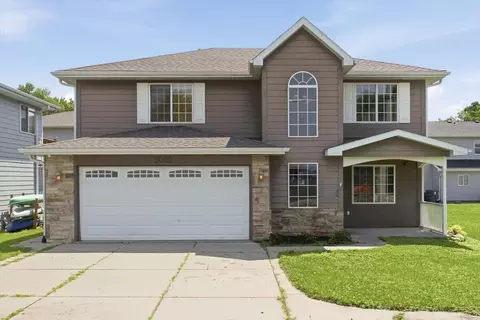 5009 Navajo St, Council Bluffs, IA 51501