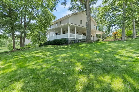 56246 Grande Oak Ln, Glenwood, IA 51534