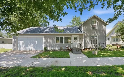 905 Iowa Ave, Dunlap, IA 51529