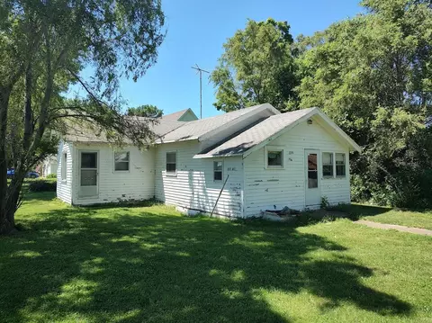 205 Ash St, Pisgah, IA 51564