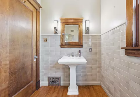 Bath - 202 Bella St, Irwin, IA 51446 photo 1 of 5