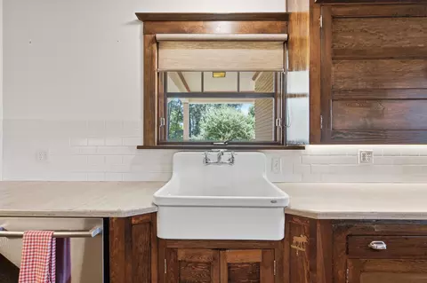 Kitchen - 202 Bella St, Irwin, IA 51446 photo 6 of 7