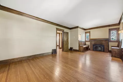 Living - 202 Bella St, Irwin, IA 51446 photo 2 of 10