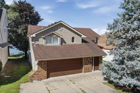 5226 Navajo St, Council Bluffs, IA 51501