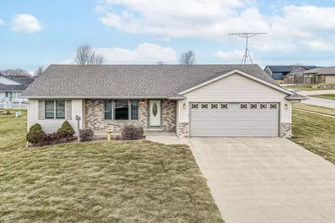 1319 Woodland Dr, Carroll, IA 51401