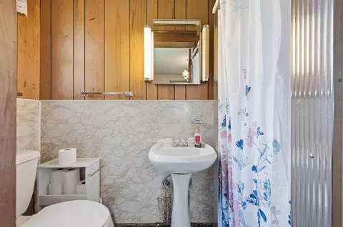 Bath - 563 S S Maple St, Avoca, IA 51521 photo 1 of 4