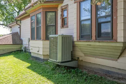 Exterior - 563 S S Maple St, Avoca, IA 51521 photo 7 of 10