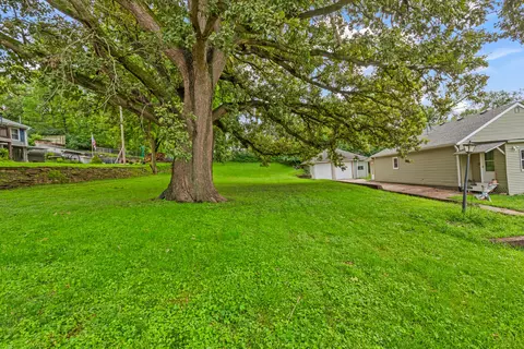523 Elliott St, Council Bluffs, IA 51503