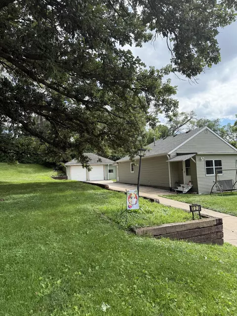 523 Elliott St, Council Bluffs, IA 51503