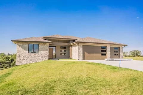 54901 Glover Rd, Glenwood, IA 51534